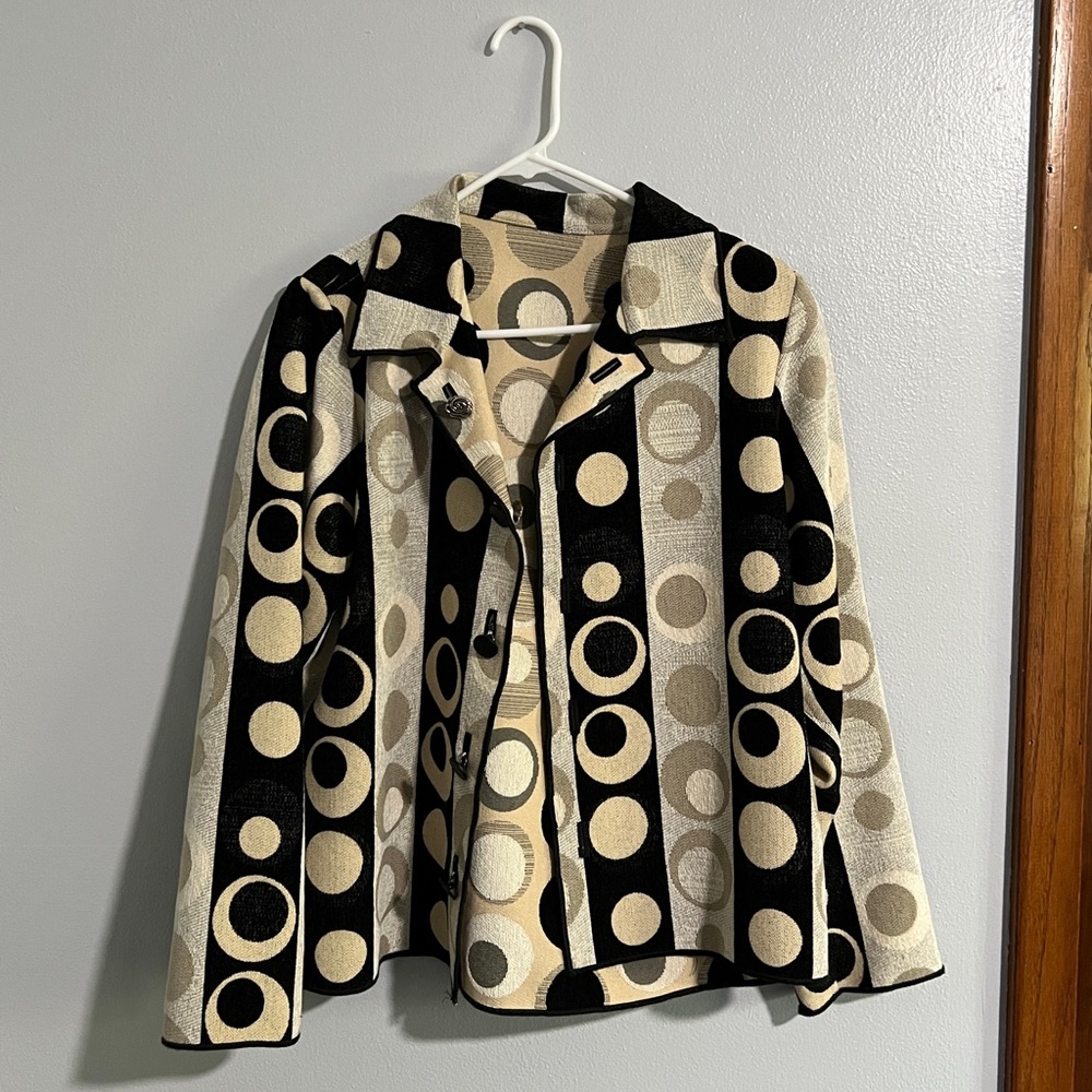 Womens White/Cream Black Spotted Jacket, fits a Medium